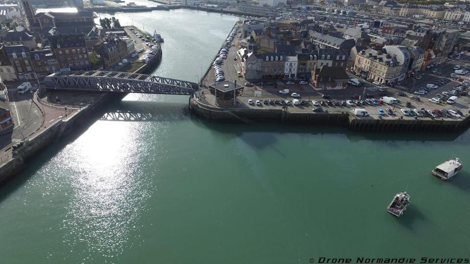 Rez-De-Chaussee De Plain-Pied Avec Parking Prive Au Centre Ville Dieppe Extérieur photo